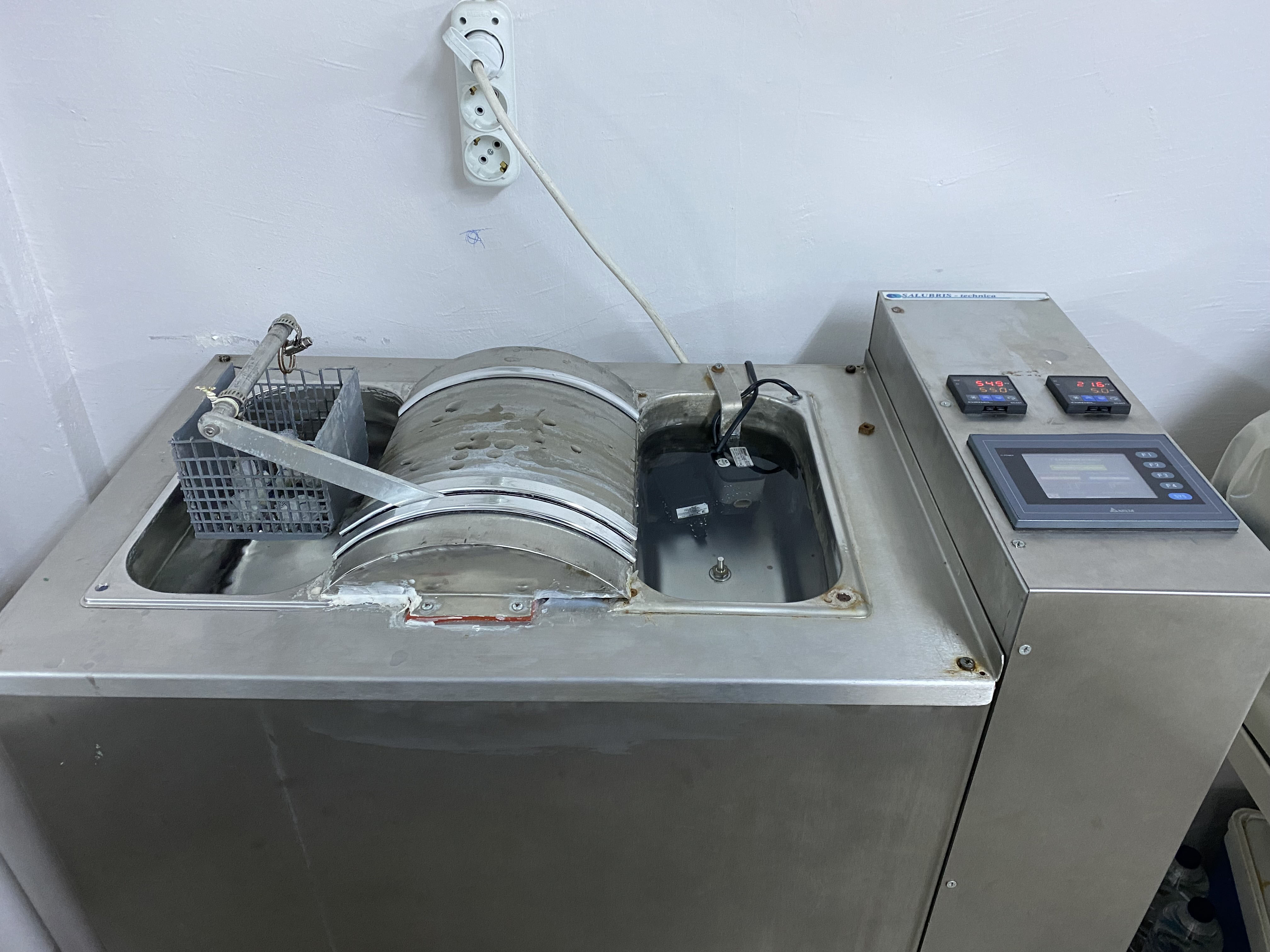 Thermal Cycle Dentester Salubris Technica 
(Massachusetts, ABD).